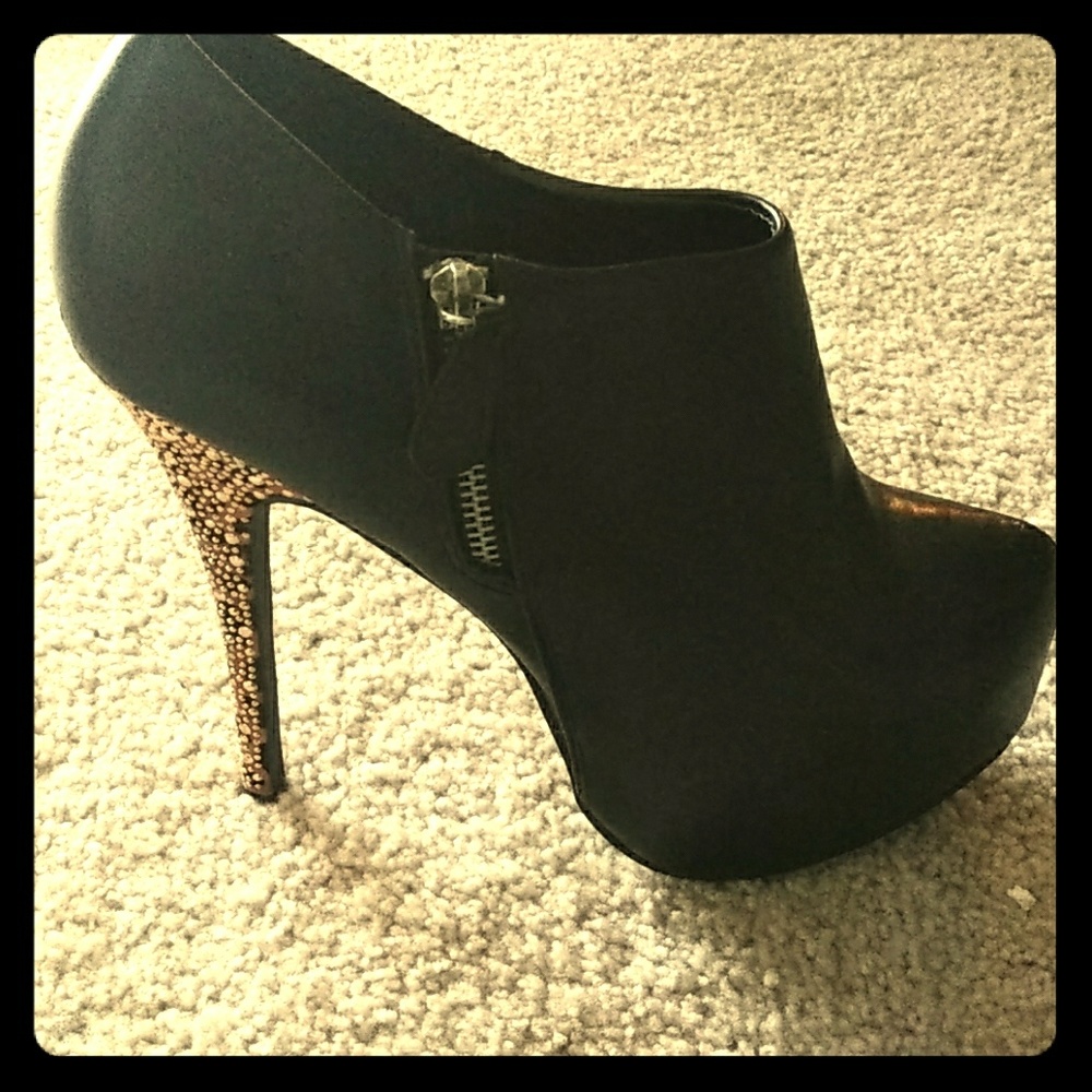 FOREVER 21 Fashion Ankle booties